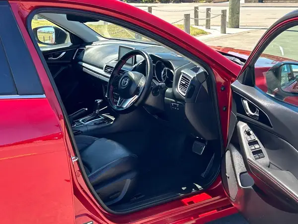2015 Mazda Axela Carousel 6