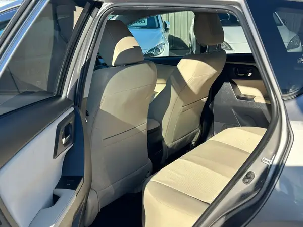 2012 Toyota Auris Carousel 9