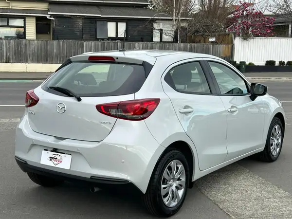 2020 Mazda 2 (Demio) Carousel 14