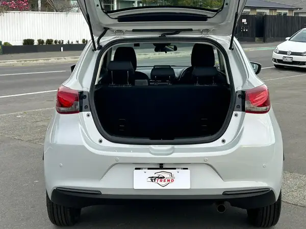 2020 Mazda 2 (Demio) Carousel 12