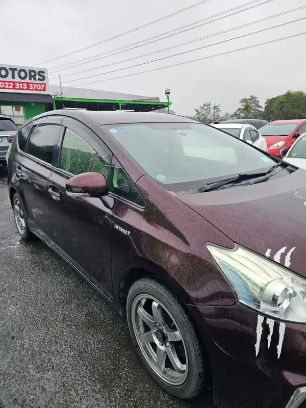 2014 Toyota Prius Carousel 9