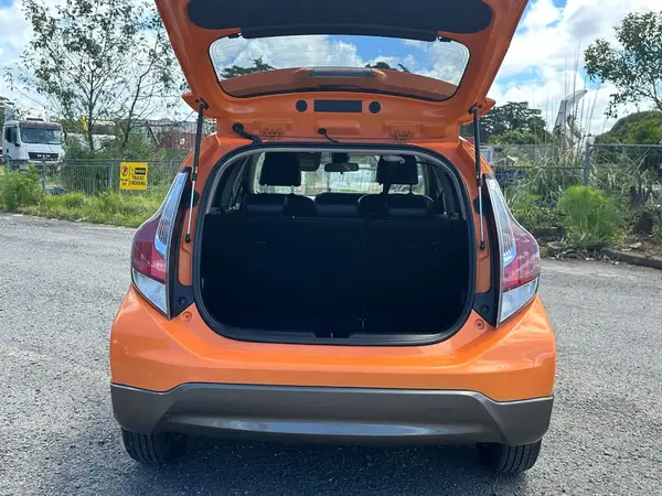 2015 Toyota Aqua X- URBAN Carousel 10