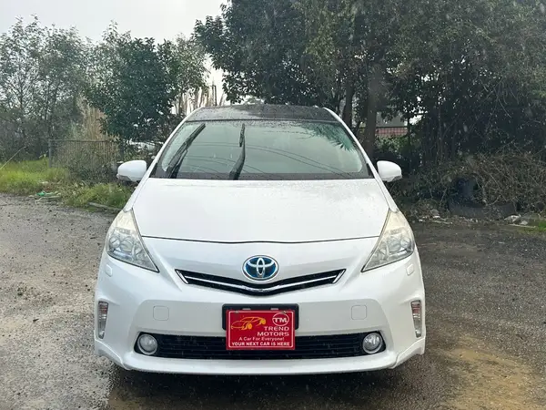 2012 Toyota Prius ALPHA GTSULI SELECT SKYLIGHT P 7 SEATER Carousel 2