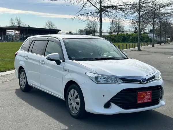 2017 Toyota Corolla Fielder Hybrid Carousel 2