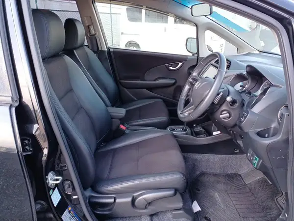 2013 Honda Fit Hybrid XH selection fine style Carousel 6