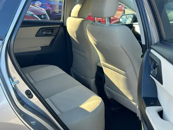 2012 Toyota Auris Carousel 8