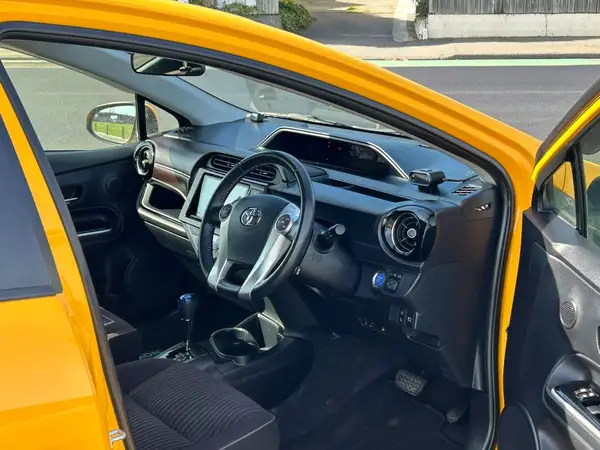 2017 Toyota Aqua G PACKAGE PUSH START Carousel 8