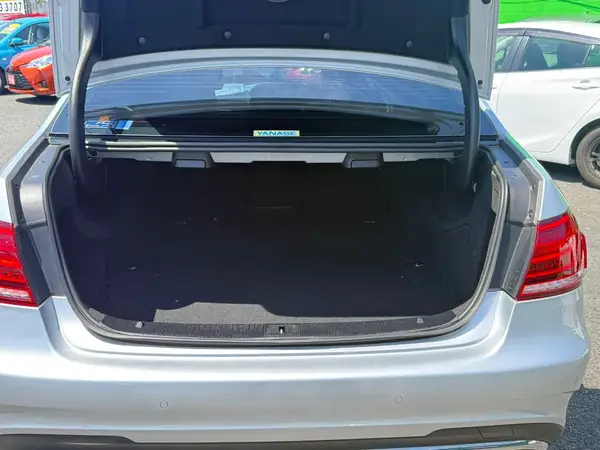 2015 Mercedes-Benz E 250 AVG Carousel 7