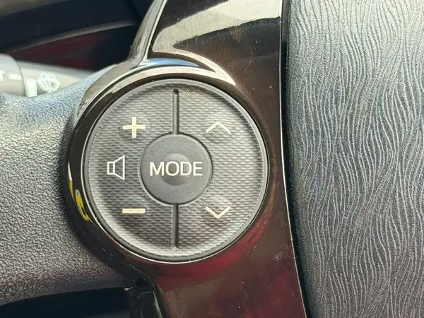 2013 Toyota Prius S MYCOORDE Carousel 18