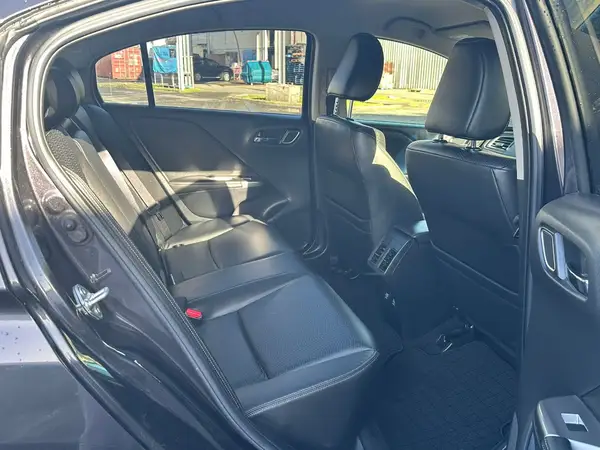 2018 Honda Grace Carousel 8