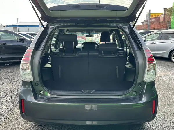 2015 Toyota Prius Carousel 3
