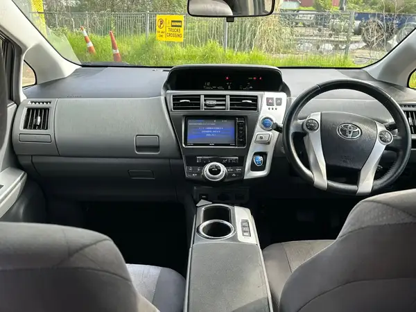 2013 Toyota Prius Carousel 1