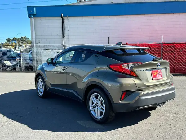 2019 Toyota C-HR Carousel 5
