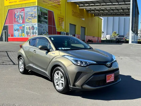 2019 Toyota C-HR Carousel 3