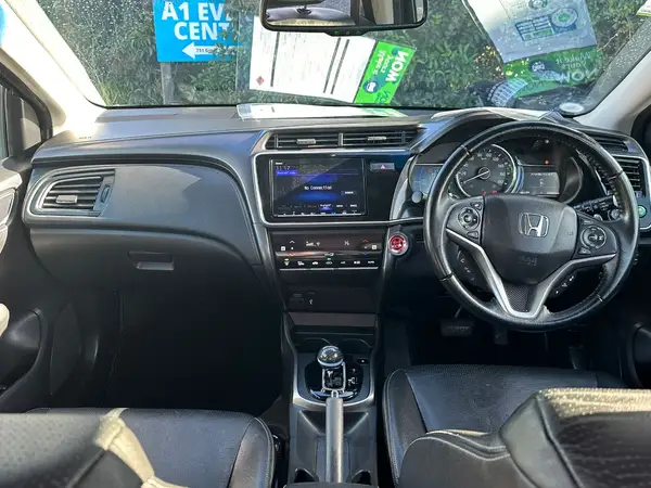 2018 Honda Grace Carousel 9