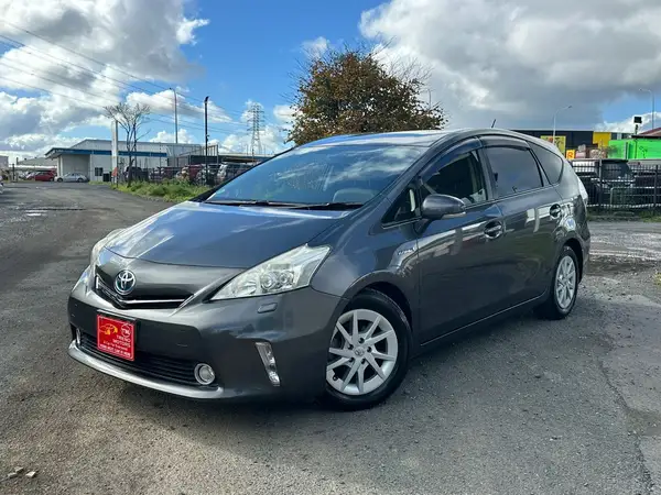 2013 Toyota Prius Carousel 9