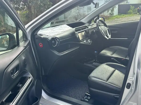 2017 Toyota Aqua Carousel 2