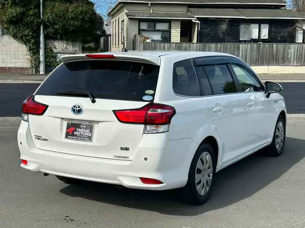 2017 Toyota Corolla Fielder Hybrid Carousel 3