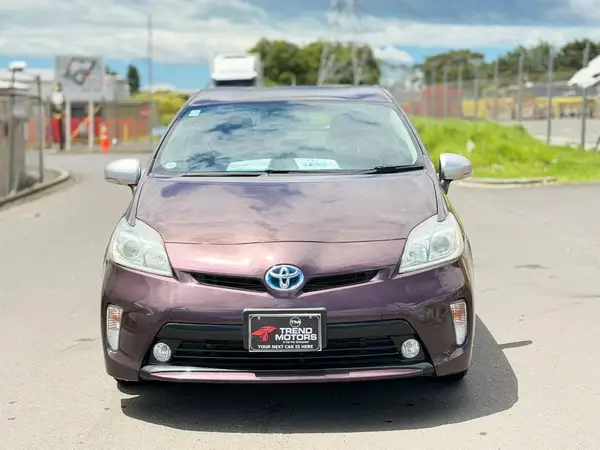 2013 Toyota Prius S MYCOORDE Carousel 10