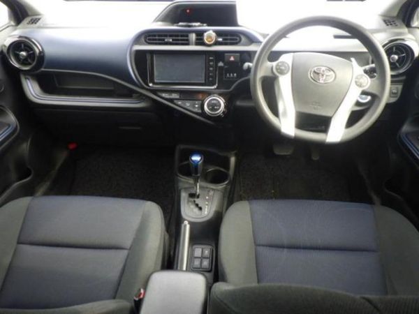 2015 Toyota Aqua Carousel 2