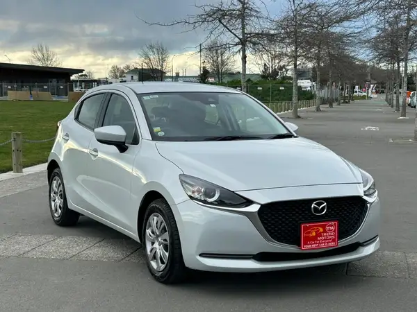 2020 Mazda 2 (Demio) Carousel 15