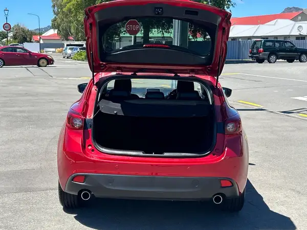 2015 Mazda Axela Carousel 7