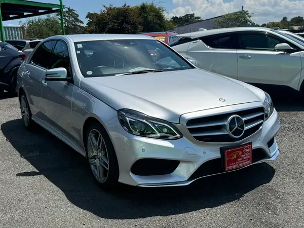 2015 Mercedes-Benz E 250 AVG Carousel 5