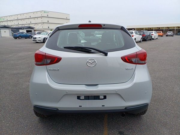 2020 Mazda 2 Carousel 6
