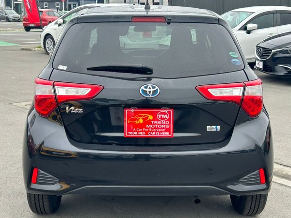2017 Toyota Vitz Carousel 1