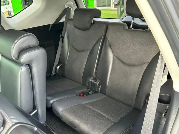 2015 Toyota Prius Carousel 1