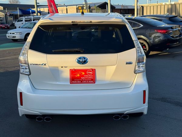 2014 Toyota Prius Carousel 2