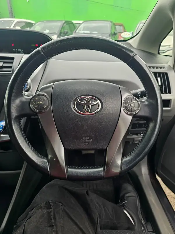 2014 Toyota Prius Carousel 8
