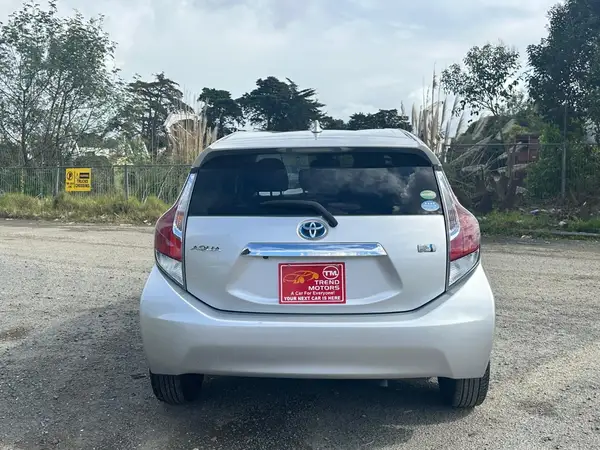 2017 Toyota Aqua Carousel 4