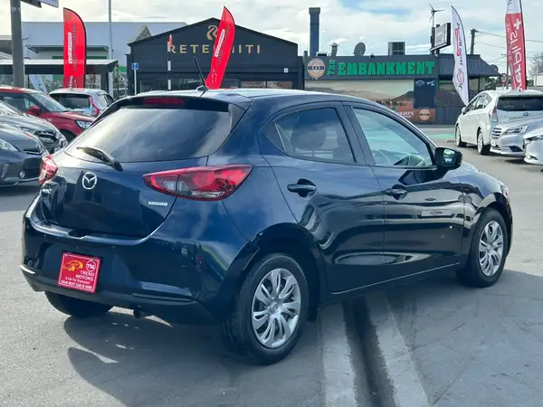 2021 MAZDA 2 Carousel 8