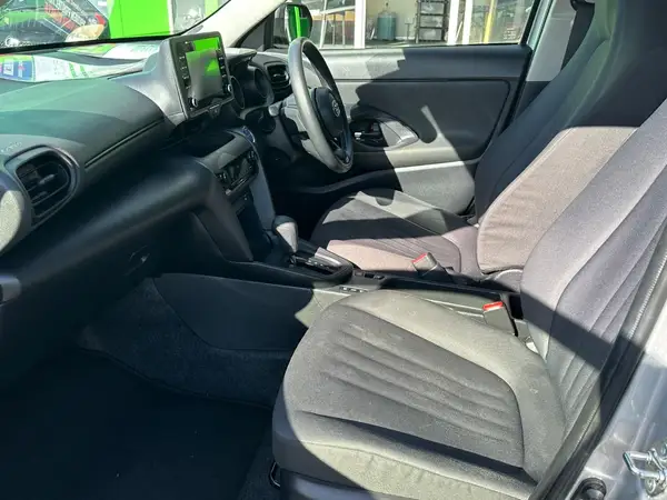 2021 Toyota Yaris Carousel 7