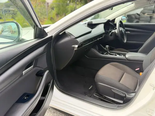 2019 Mazda 3 Carousel 15