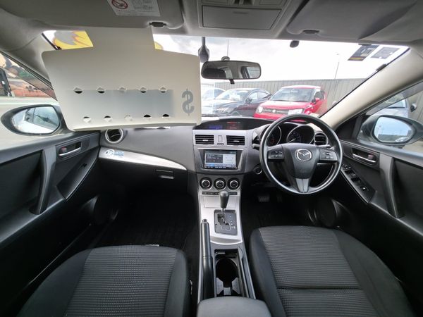 2012 Mazda Axela Carousel 3