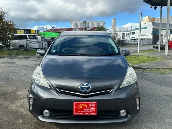 2013 Toyota Prius Carousel 7
