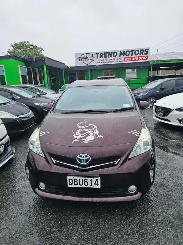 2014 Toyota Prius Carousel 2