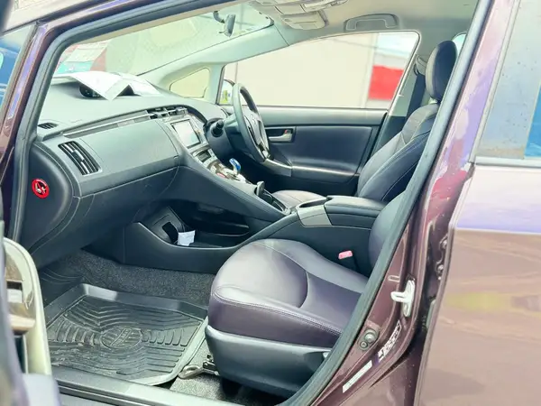2013 Toyota Prius S MYCOORDE Carousel 4