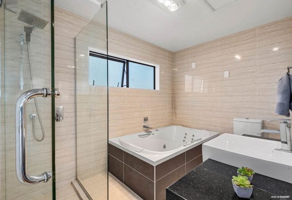 4 Gordon Stanley Drive, Massey
