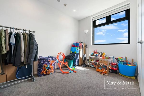 956 Dominion Road