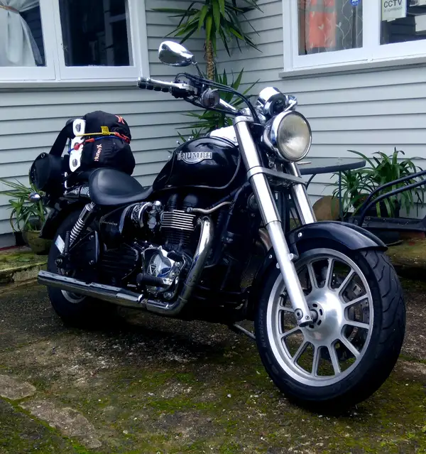 07 Triumph America Bonneville Carousel 1