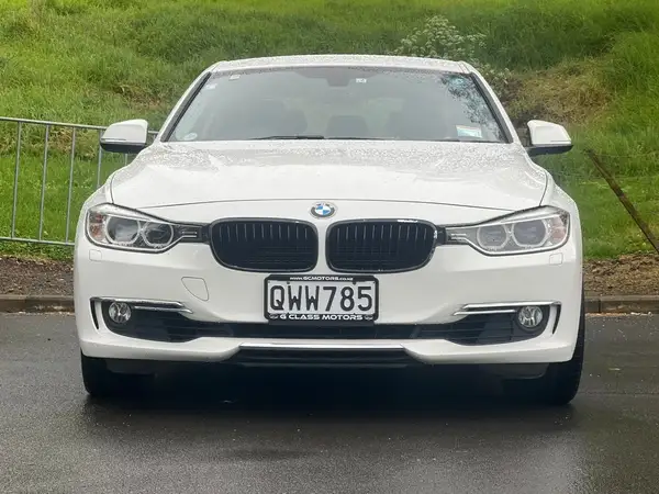  2013 BMW 320i Facelift i-Drive *Joy Stick, Full Leather* Carousel 1