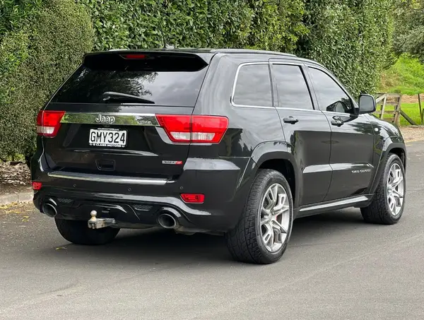 2012 Jeep Grand Cherokee SRT8 6.4L-V8 4WD **Full Leather Seats** Carousel 6