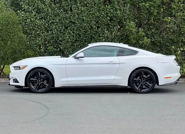 2017 Ford Mustang Carousel 3