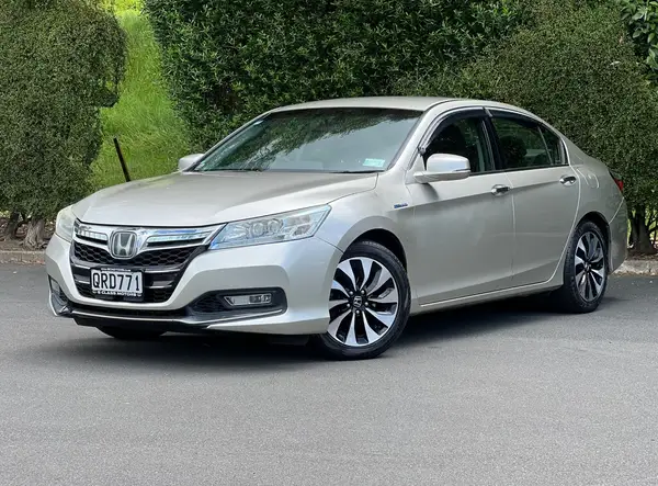  2014 Honda Accord 2.0L Hybrid On Special **Radar Cruise, Rear Shade, Alloys** Carousel 1