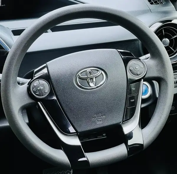  2019 Toyota Aqua **Parking sensors, Push start** Carousel 8