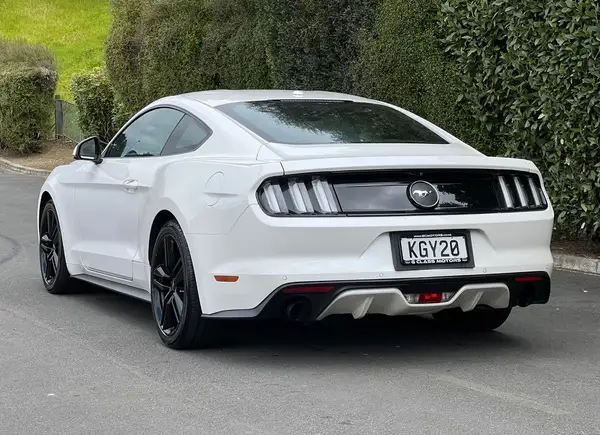 2017 Ford Mustang Carousel 4