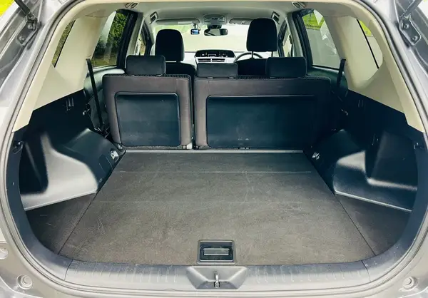 2018 Toyota Prius **CX ,5 Seats, Apple Android Play** Carousel 9